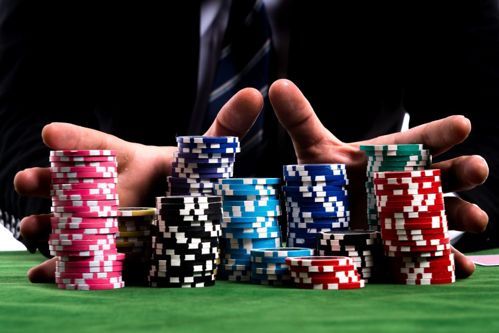 Advantage in Poker